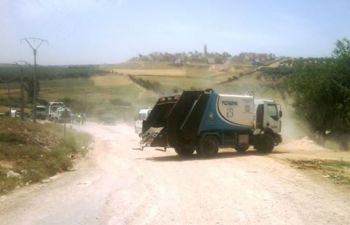 لهذه الأسباب قامت ساكنة حي النزالة الرداية بمكناس بمنع شاحنات الأزبال من دخول المطرح البلدي