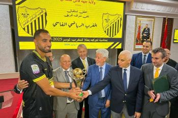 الأنصاري يفي بوعوده لفريق المغرب الفاسي.. مجلس جهة فاس مكناس يخصص مليار سنتيم للمغرب الفاسي كمنحة التتويج بالبطولة