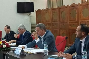 تفويت عقارات في ملكية مجلس عمالة مكناس لفائدة مجلس إقليم إفران يثير الجدل