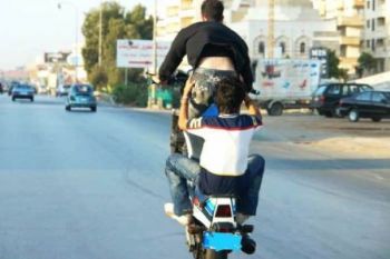 مكناس :  فوضى الدراجات النارية تعمق أزمات السير وتهدد سلامة المواطنين