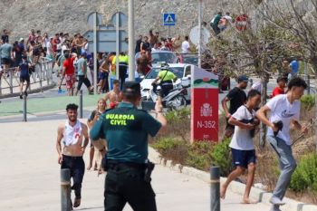 أكثر من 50 ألف مهاجر دخلوا سبتة.. وإيطاليا تطالب بتعليق عضوية إسبانيا في فضاء شنغن