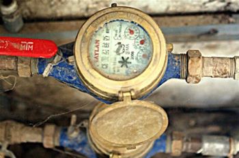 مكناس: تفكيك شبكة إجرامية متخصصة في سرقة وتخريب عدادات المياه