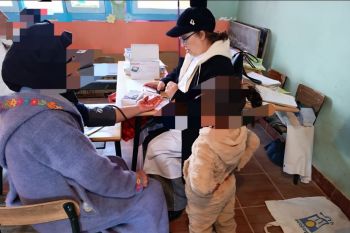 في إطار عملية رعاية.. استفادة 154 شخصا من خدمات قافلة طبية متعددة التخصصات بمنطقة قروية بإفران